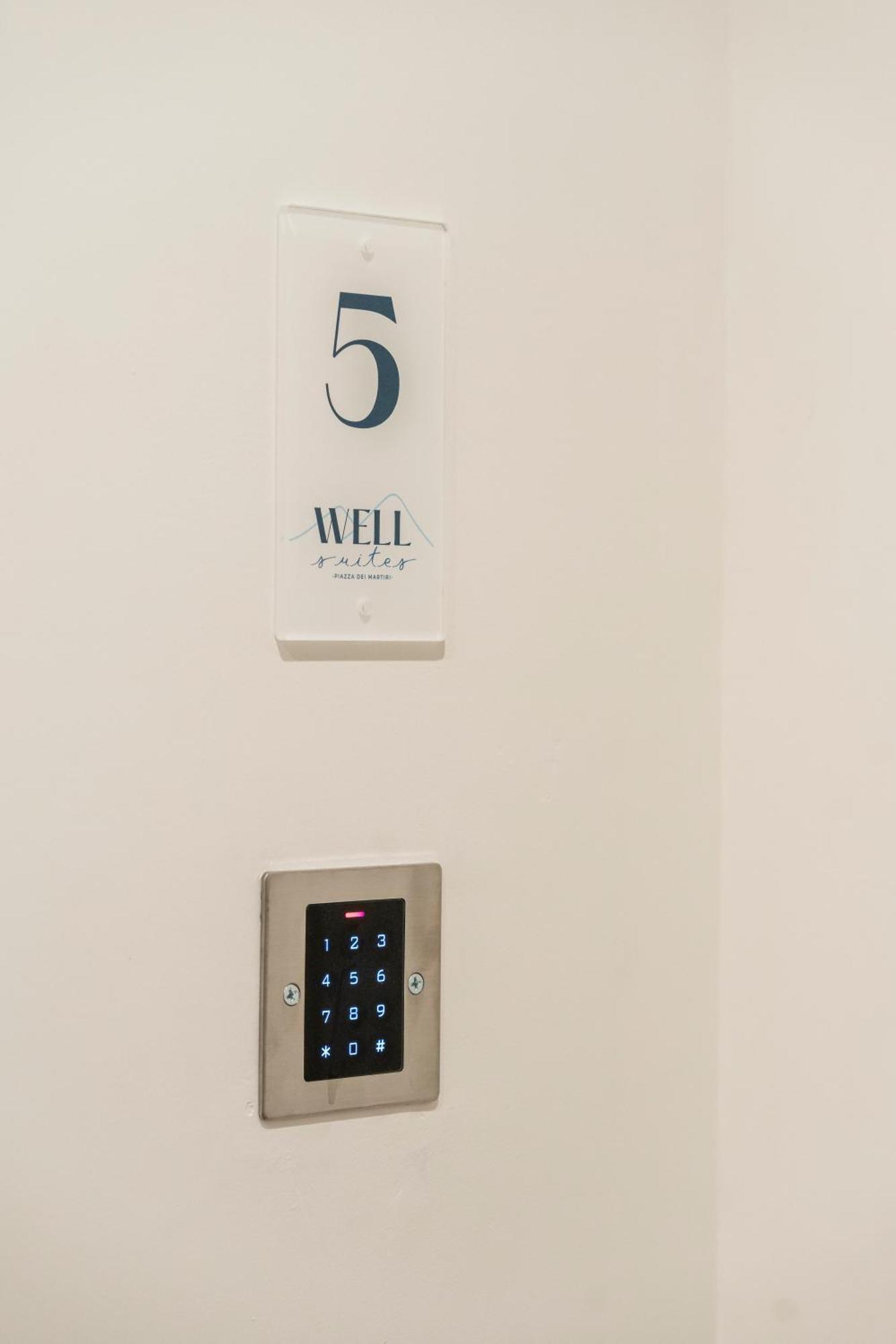 Well Suites - Piazza Dei Martiri Napoli Esterno foto