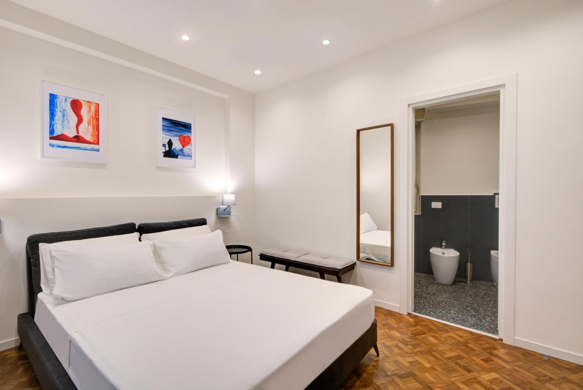 Well Suites - Piazza Dei Martiri Napoli Esterno foto