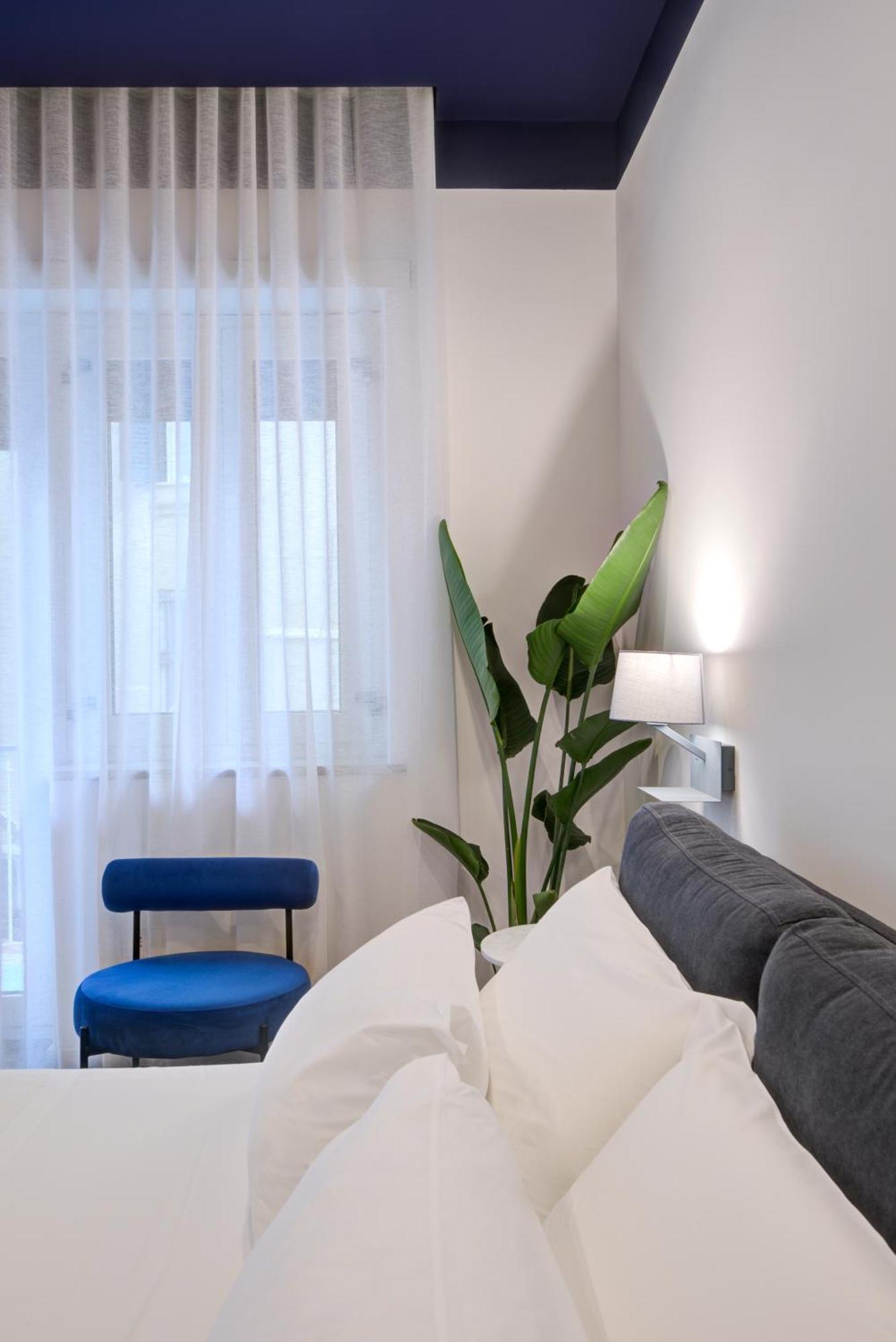 Well Suites - Piazza Dei Martiri Napoli Esterno foto