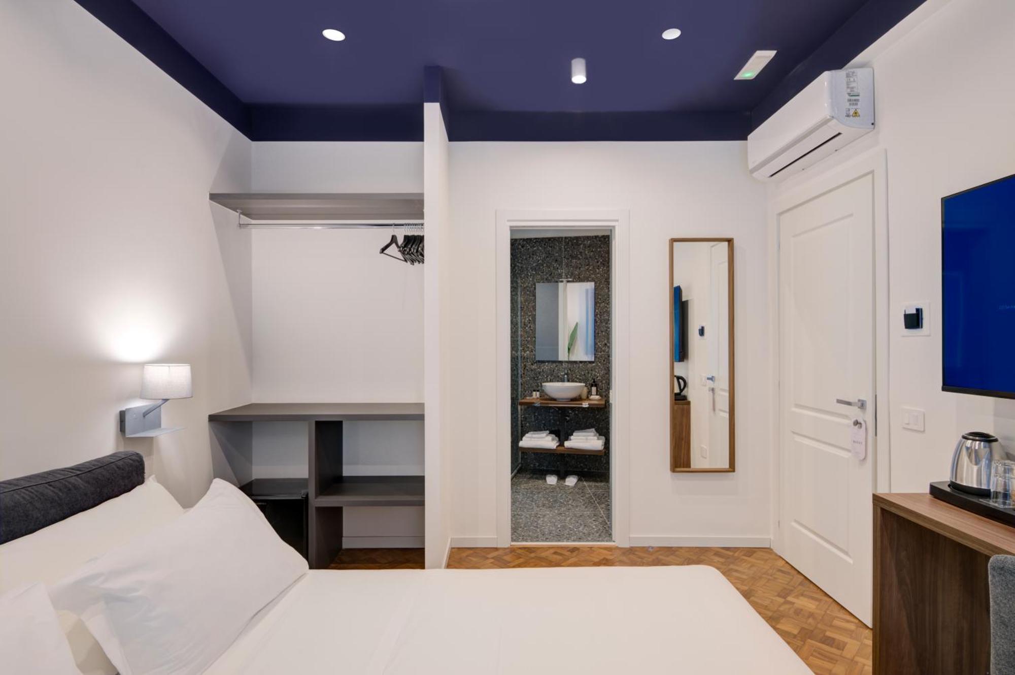 Well Suites - Piazza Dei Martiri Napoli Esterno foto