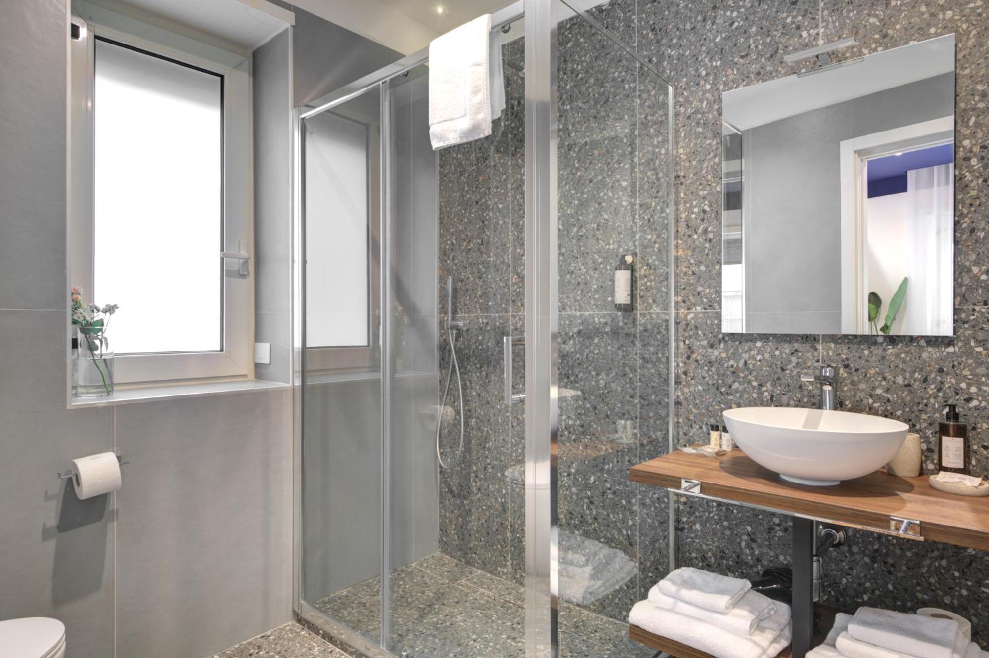 Well Suites - Piazza Dei Martiri Napoli Esterno foto