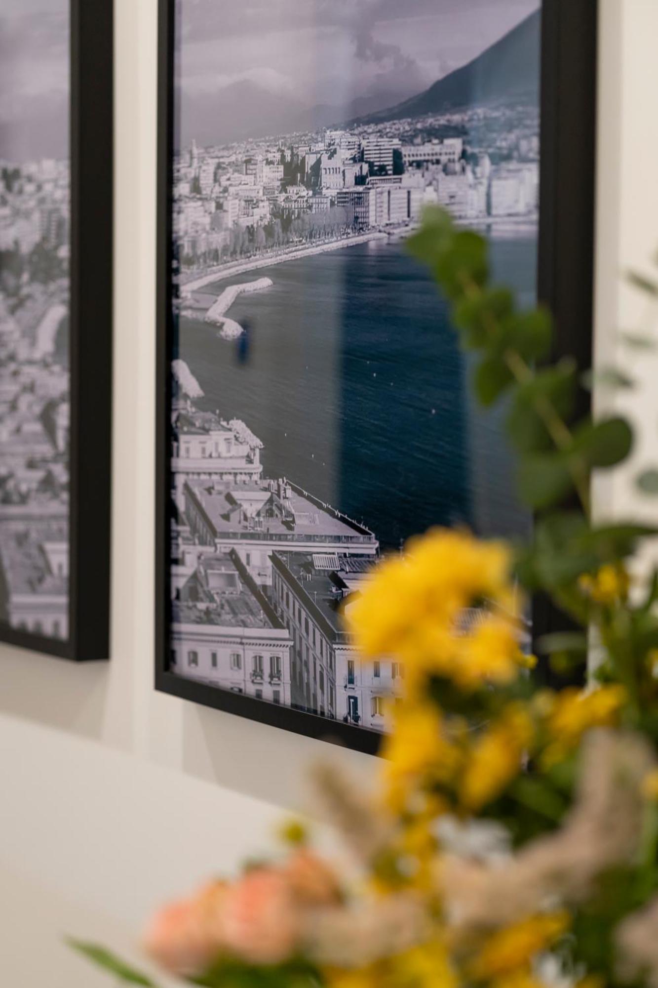 Well Suites - Piazza Dei Martiri Napoli Esterno foto